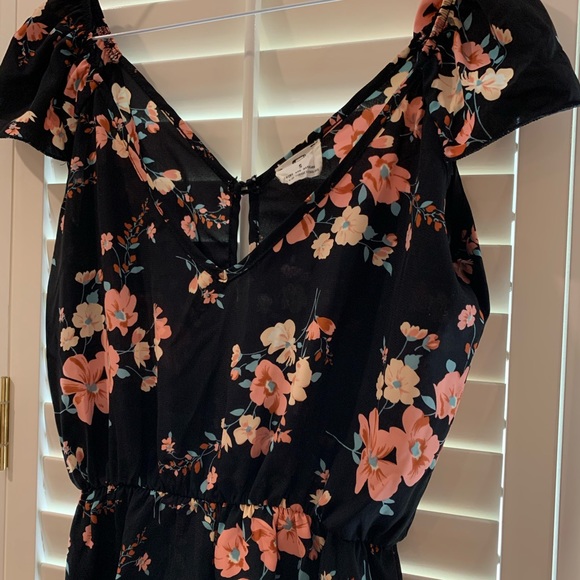 UO Pins and Needles Floral Romper - Picture 7 of 12